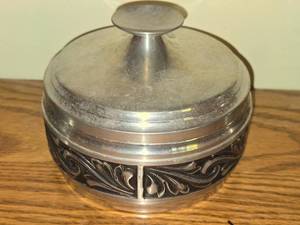 lot 686 image: Vintage Pewter Jewelry Box