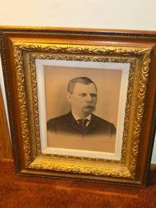 lot 694 image: Vintage Ornate Wood Framed Picture - Man