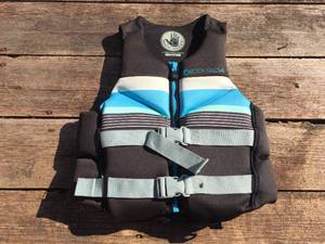 lot 138 image: BODY GLOVE - Mens Medium Light Jacket - Nice