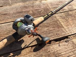 lot 172 image: OKUMA DeadEye Pro Fishing Rod with OKUMA CW354D Reel