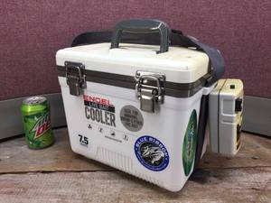 lot 218 image: ENGEL Live Bait Cooler - 7.5 Qt - Aerator