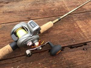 lot 204 image: OKUMA DeadEye Pro Fishing Rod with OKUMA Baitcast Reel
