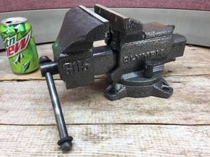 lot 231 image: OLYMPIA 605 5 Bench Vise - Nice