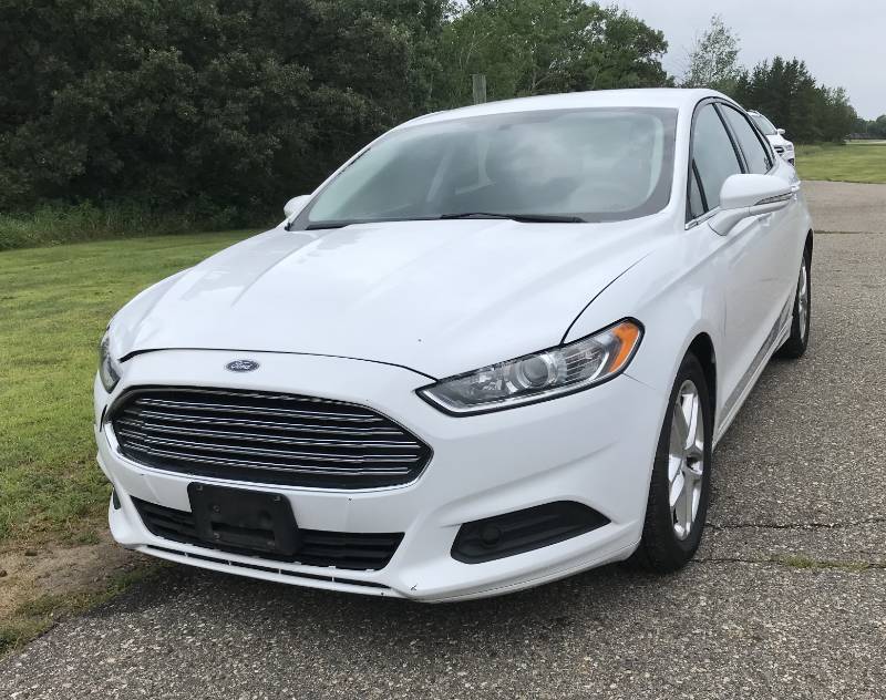 lot 3 image: 2016 Ford Fusion SE