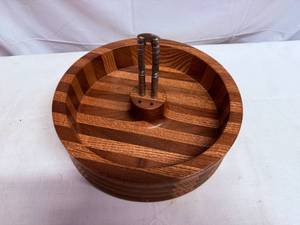 lot 38 image: Wooden Nut Bowl & Cracker