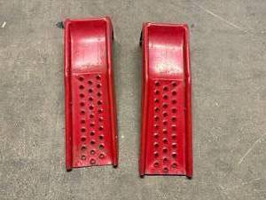 lot 72 image: 2 Car Ramps