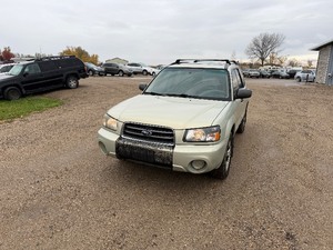 lot 12 image: 2005 Subaru Outback