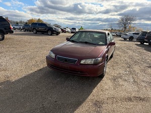 lot 7 image: 2000 Toyota Camry