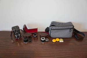 lot 30 image: Yashica LM Antique Camera with Accessories
