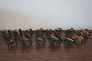 lot 34 image: Desktop Cannons