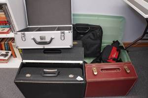 lot 354 image: Assorted Briefcases