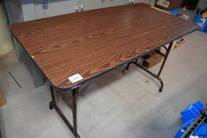 lot 148 image: Banquet Table