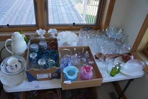 lot 167 image: Assorted Glassware