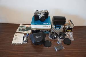 lot 207 image: Vintage Yashica Electro 35 35mm SLR Camera and Accessories