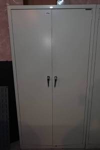 lot 110 image: Metal Cabinet with Key