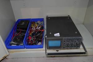 lot 113 image: Oscilloscope and Test Leads