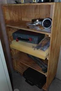 lot 130 image: Wood Rolling Shelf with Contents - Dovetail Jig, Lathe Chuck