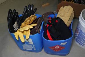 lot 194 image: Work Gloves