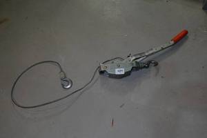 lot 48 image: Sears Craftsman 12 Ton Cable Come Along