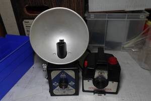 lot 60 image: Antique Cub Scout Cameras