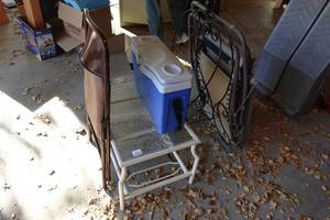 lot 226 image: Lounger Chair, Cooler, Outdoor Table