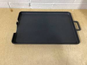 lot 300 image: Kitchen HQ Cast Iron NS Baker L 18 x W 13 x H 1 (Handle Is Broken)