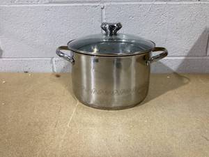 lot 332 image: Wolfgang Puck 3pc 7-Quart Stainless Steel Pasta Pot wSwinging Insert
