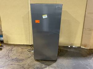 lot 34 image: Vissani 7.1 cu. ft. Manual Defrost Convertible Upright Freezer in Stainless Steel Look