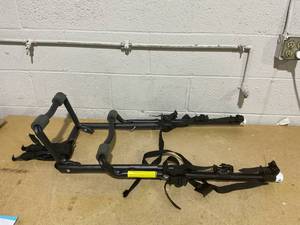 lot 164 image: Allen Sports 3 Bike Rack