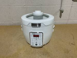 lot 172 image: Aroma Professional 20-Cup Electric Rice & Grain Cooker, White - Digital Cooker