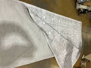 lot 429 image: Grey Area Rug, Measures 8ft x 10ft