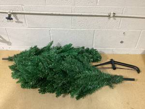 lot 393 image: Costway 6-ft Pencil Artificial Christmas Tree