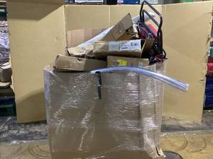 lot 802 image: Wholesale Pallet of Miscellaneous Items