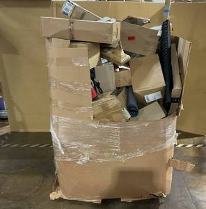 lot 811 image: Wholesale Pallet of Miscellaneous Items