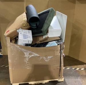 lot 819 image: Wholesale Pallet of Miscellaneous Items