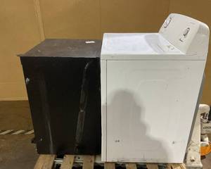 lot 822 image: Wholesale Pallet of Miscellaneous Items