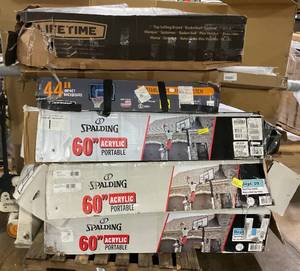 lot 823 image: Wholesale Pallet of Miscellaneous Items