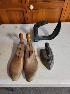 lot 13K image: Antique Shoe Stretchers, Cast Iron Iron, and Metal Boot Jack Collection