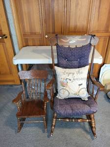 lot 39K image: Vintage Wooden Adult and Child Rocking Chairs with Cushions and Decorative Pillow