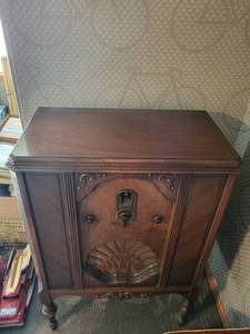 lot 50K image: Philco Antique Wooden Floor Console Tube Radio Cabinet