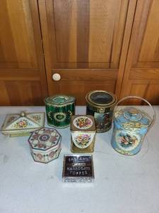 lot 65K image: Collection of 7 Vintage Decorative Tin Boxes with Floral and Figural Designs