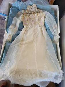 lot 129B image: Vintage Lace Wedding Dress and Headpiece in Original Preservation Box