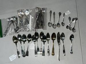 lot 20B image: Collection of Vintage Silverplate Spoons and Flatware Assorted Patterns