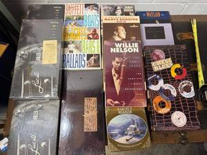 lot 62B image: Collection of Vintage Boxed Vinyl Records and Music Sets