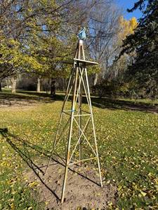 lot 220 image: Metal Decorative Garden Tower