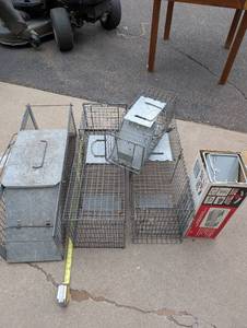 lot 178 image: Group of 5 Metal Live Animal Traps Assorted Sizes