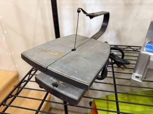 lot 186 image: Electric Tabletop Scroll Saw with Metal Frame