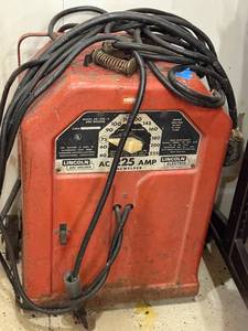 lot 190 image: Lincoln Electric AC-225 Arc Welder with Leads