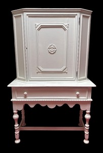lot 11R image: MB - Vintage White Painted Wooden Cabinet