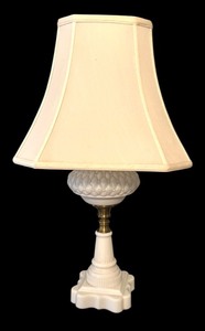 lot 136R image: MB - Vintage Milk Glass and Brass Table Lamp